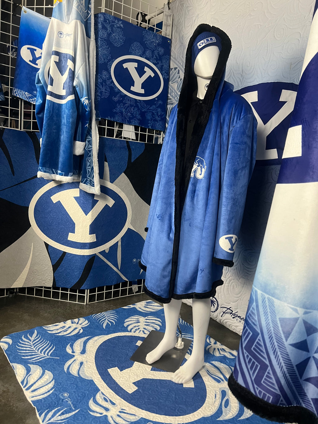 Royal Blue Cougar BYU Premium Sherpa Saketi