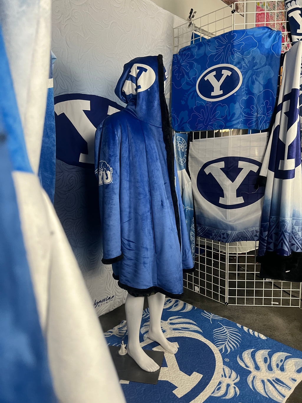 Royal Blue Cougar BYU Premium Sherpa Saketi