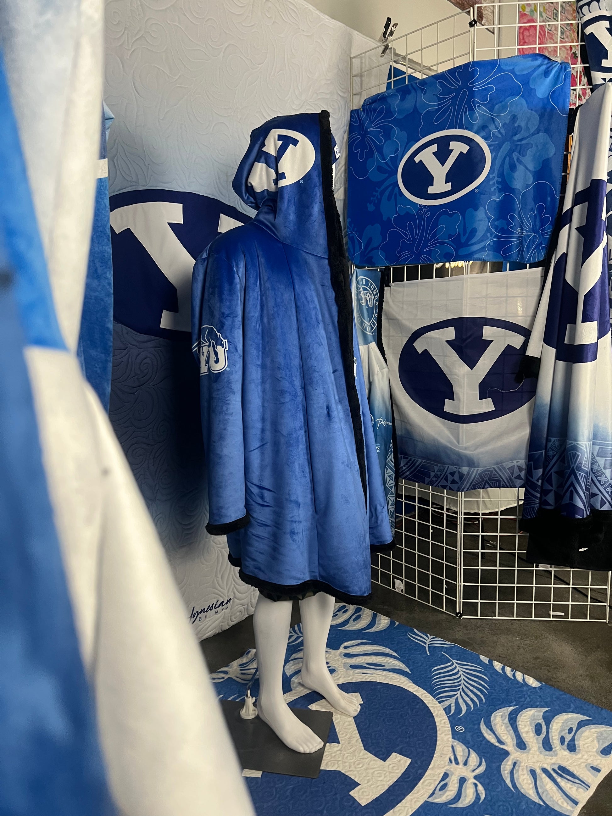 Royal Blue Cougar BYU Premium Sherpa Saketi